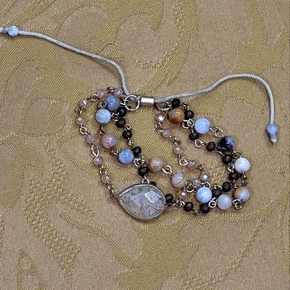 Multistrand adjustable stone beaded bracelet with teardrop crystal - Picture 3 of 3